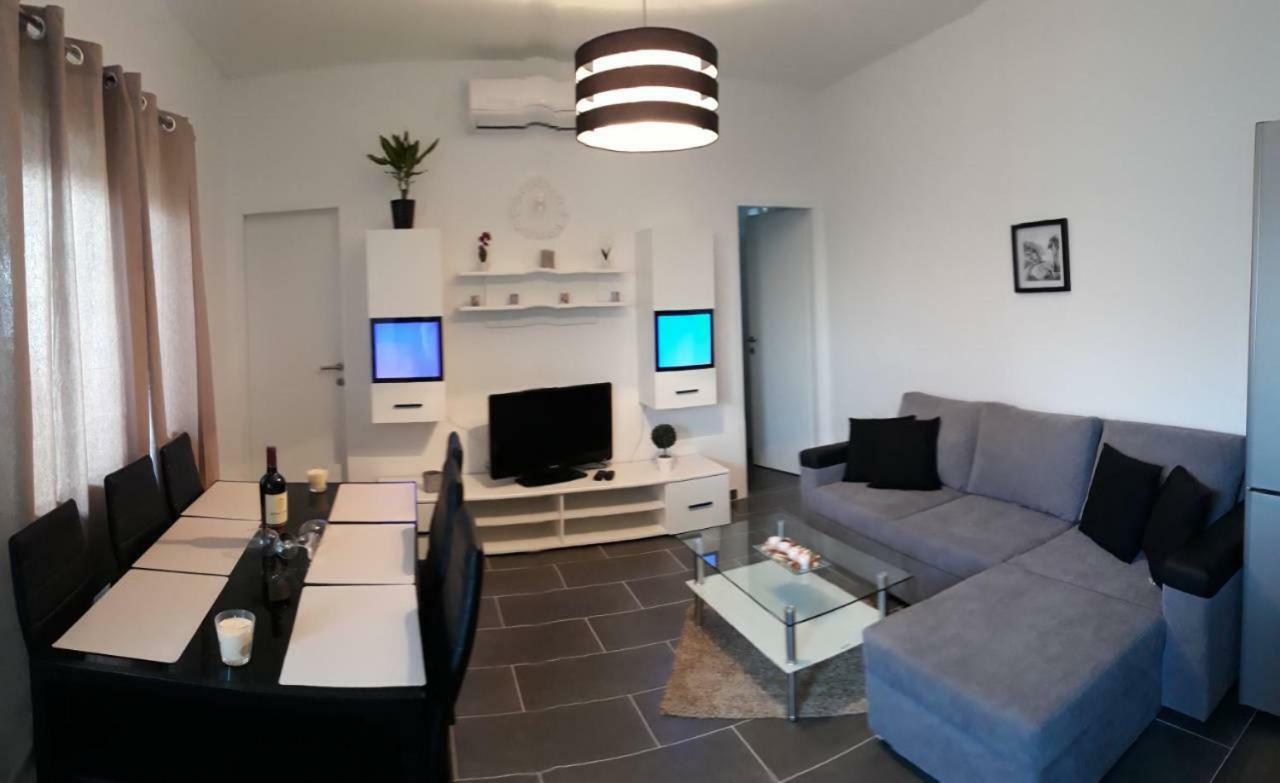 App Lana Apartment *